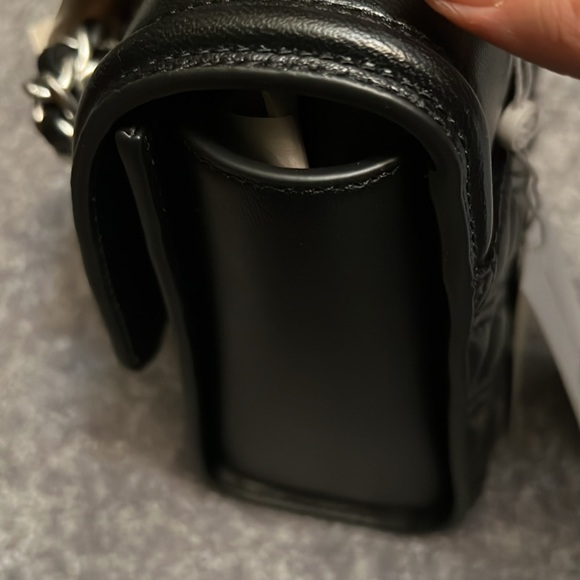 Brand new Tory Burch Fleming shoulder bag. - Picture 4 of 9